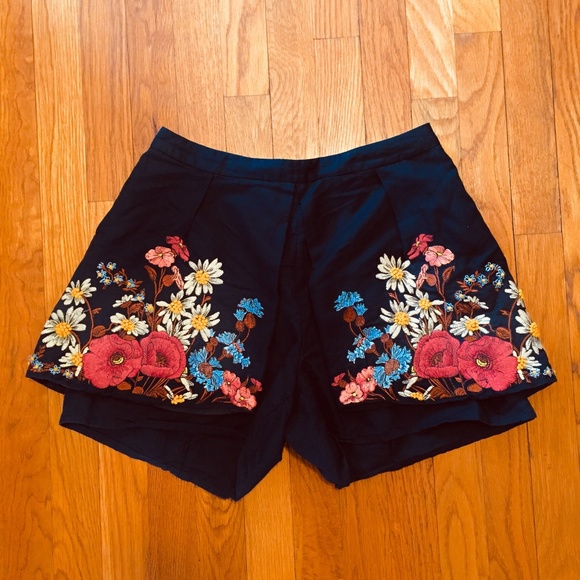 Anthropologie Pants - Anthropologie | Floral Embroidered Shorts Size 6